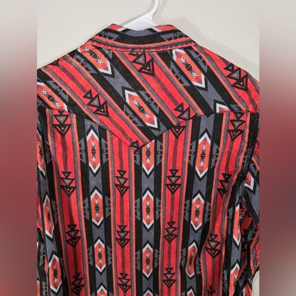 Rock and Roll Cowboy Aztec Print button down Shirt men’s size small - Picture 11 of 12